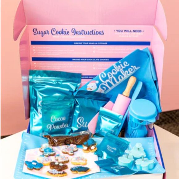 πͺ Holiday Cookie Baking Kit β Winter Wonderland β 16pc Set π NWT - Picture 4 of 8